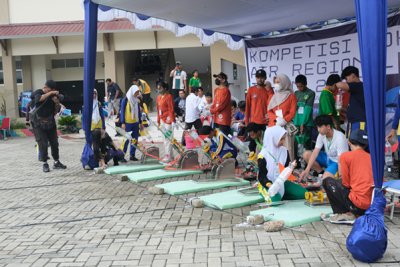 Roket Air Karya Siswa-Siswi SMP/ MTs Se-Kota Pontianak Meluncur di Langit Kota Pontianak